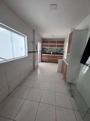 Casa a venda em região central