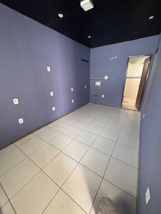 Casa a venda em região central