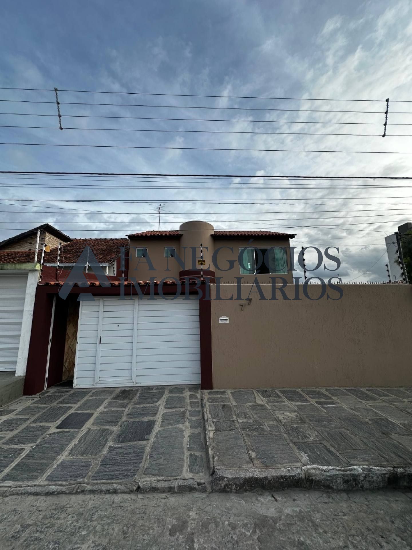 Linda casa no Catolé com piscina e uma área espetacular!