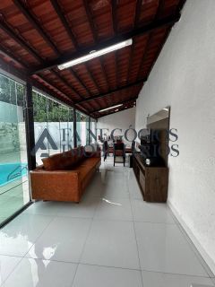 Linda casa no Catolé com piscina e uma área espetacular!