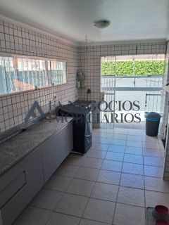 Casa a venda de 03 suítes no Itararé