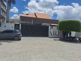 Casa a venda de 03 suítes no Itararé