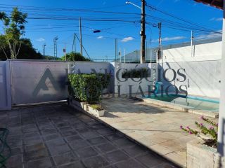 Casa com piscina a venda no Sandra Cavalcante