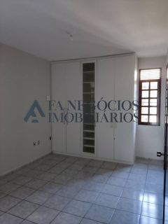 Casa com piscina a venda no Sandra Cavalcante