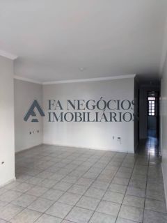 Casa com piscina a venda no Sandra Cavalcante