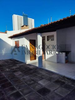 Casa com piscina a venda no Sandra Cavalcante