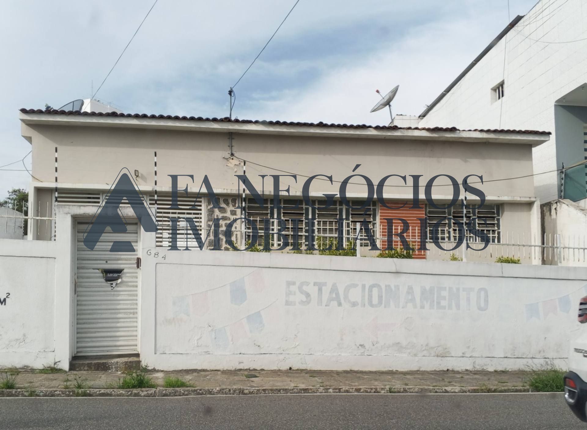 Alugo casa com área total 820m²