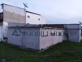 Alugo casa com área total 820m²