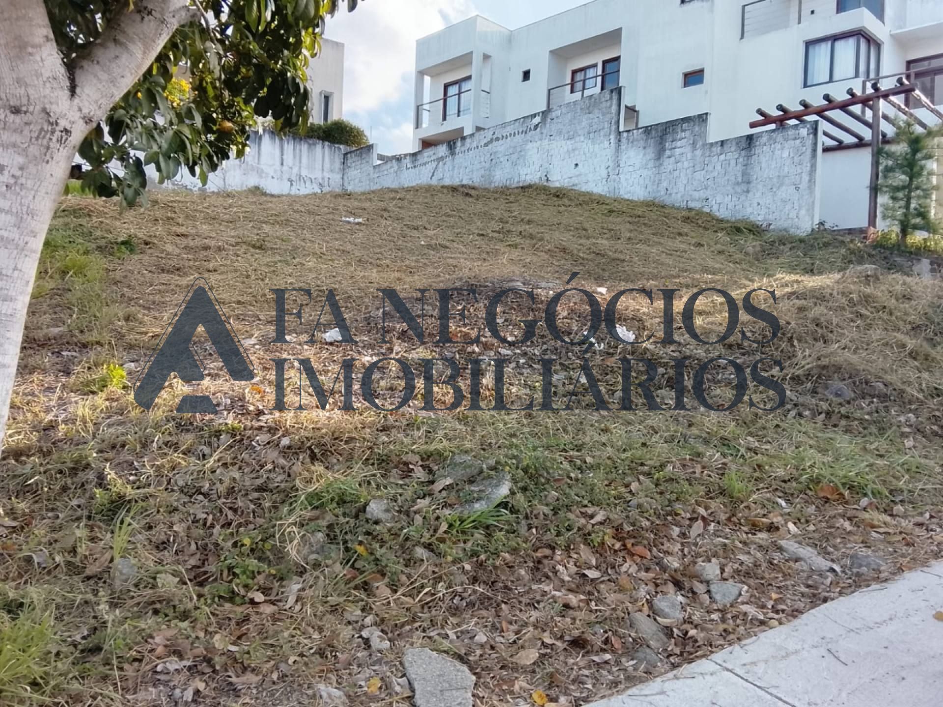 Lote a venda no Alphaville Mirante
