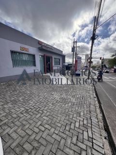Ponto comercial em área nobre: estacionamento na rua principal para locação