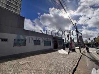 Ponto comercial em área nobre: estacionamento na rua principal para locação