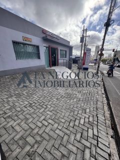 Ponto comercial em área nobre: estacionamento na rua principal para locação