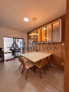 Casa à venda no Condomínio Montiville – Sofisticação e aconchego em cada detalhe.