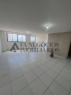 Apartamento pra locação no Alto Branco com 02 suítes e 03 vagas de garagem