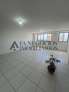 Apartamento pra locação no Alto Branco com 02 suítes e 03 vagas de garagem