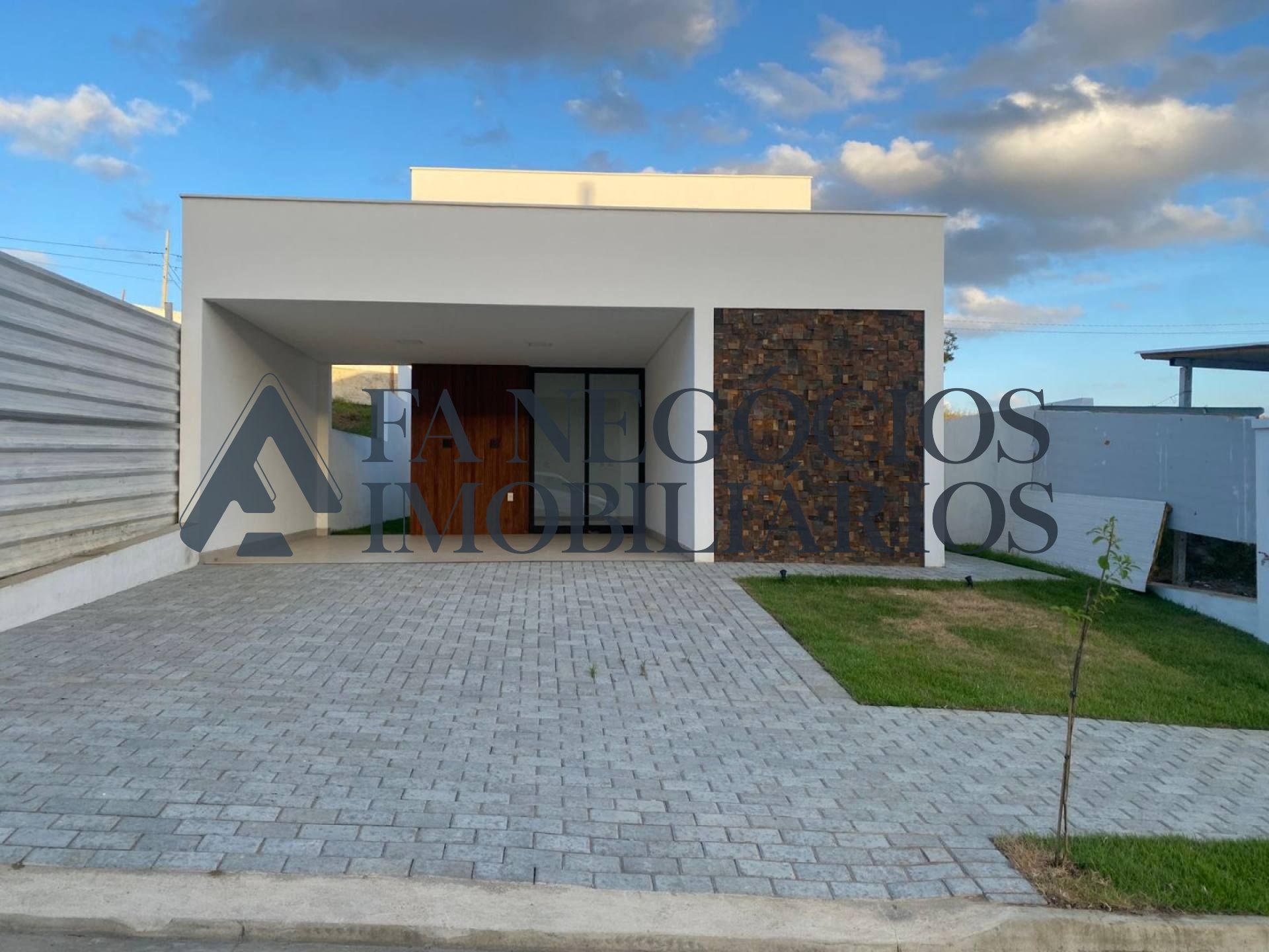 Casa Residencial - Condomínio Teriva 