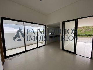 Casa Residencial - Condomínio Teriva 