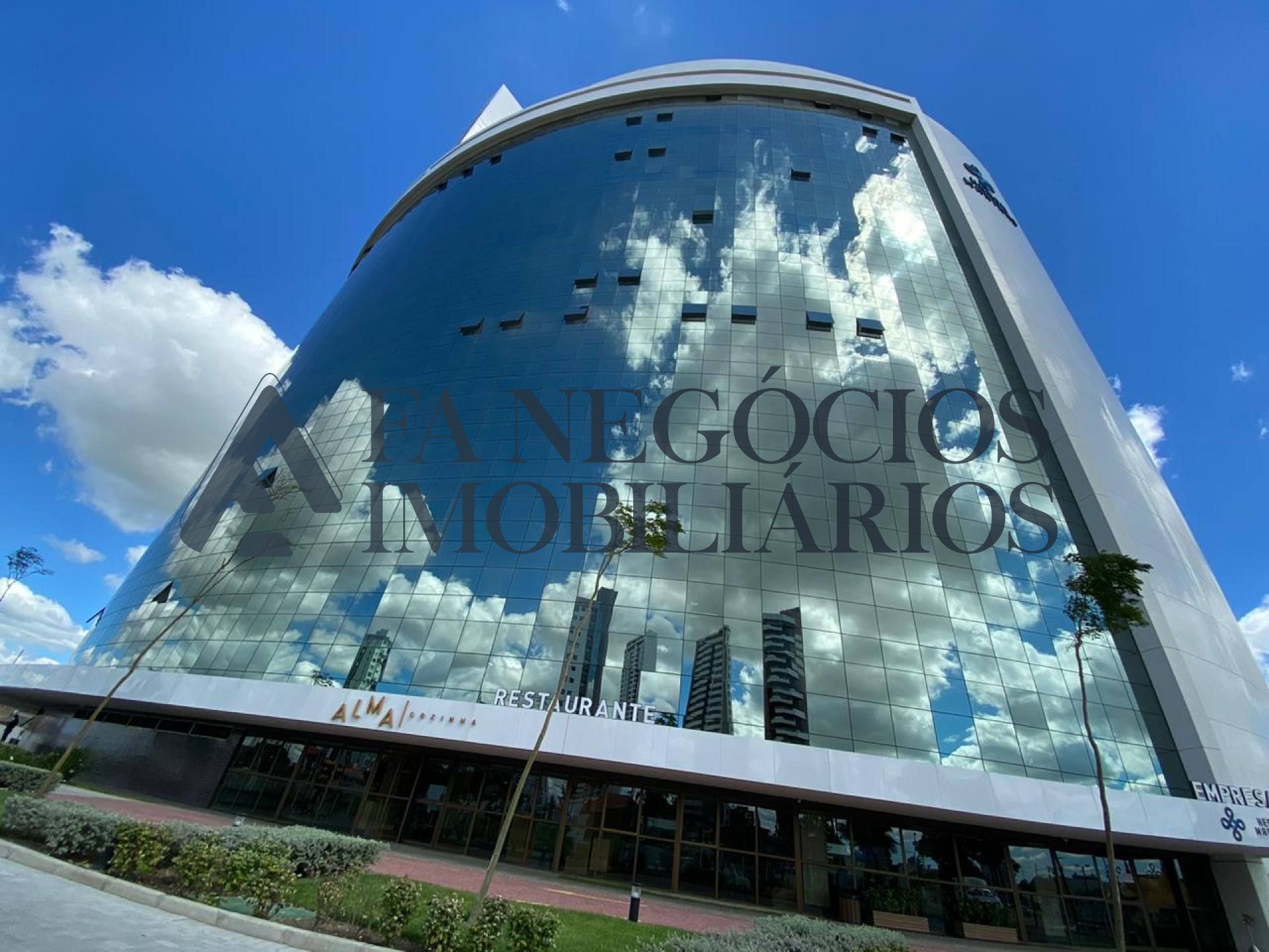 Sala comercial a venda no Heron Marinho Business & Living