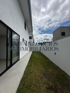 Casa de Condomínio Para Vender com 4 quartos 3 suítes no Skyville Residence em Campina Grande