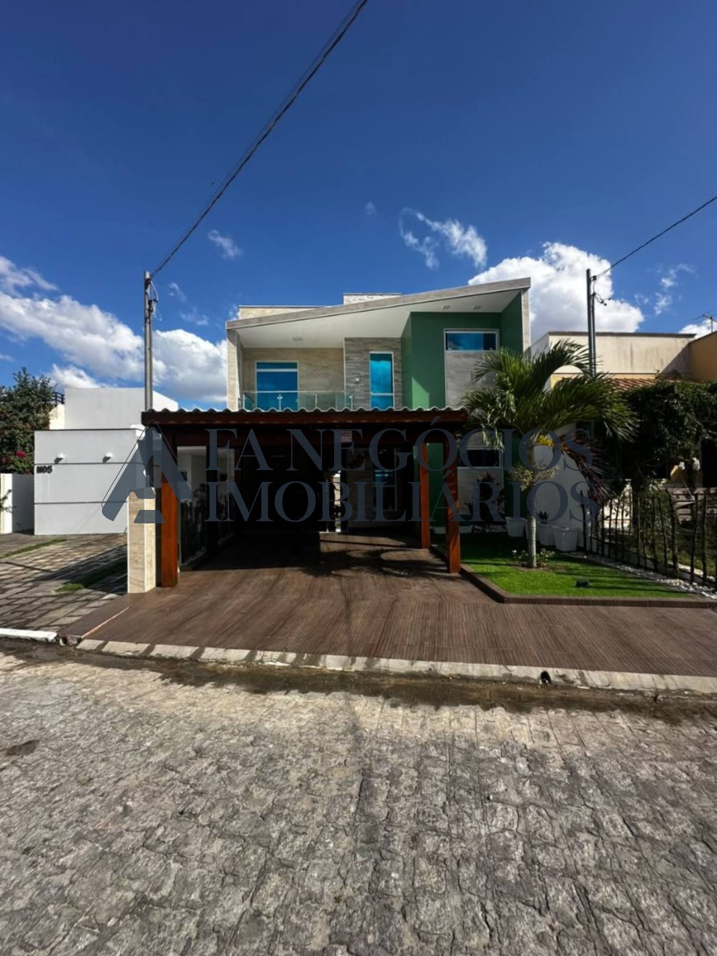 CASA IMPECÁVEL PORTEIRA FECHADA - SERRA VILLE