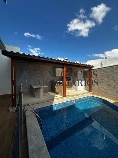 CASA IMPECÁVEL PORTEIRA FECHADA - SERRA VILLE