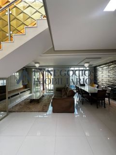 CASA IMPECÁVEL PORTEIRA FECHADA - SERRA VILLE