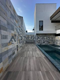 Casa com 04 suítes de Alto Padrão a venda no Condomínio Alphaville Campina Grande