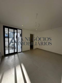 Casa com 04 suítes de Alto Padrão a venda no Condomínio Alphaville Campina Grande