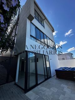 Casa a venda no Terras Alphaville com 04 suítes