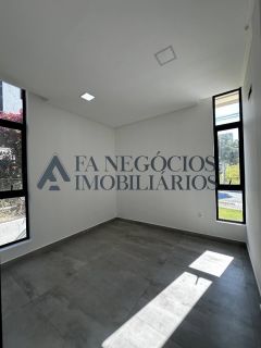 Casa a venda no Terras Alphaville com 04 suítes
