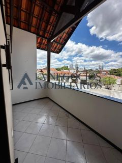 Casa a venda com 04 suítes no Catolé