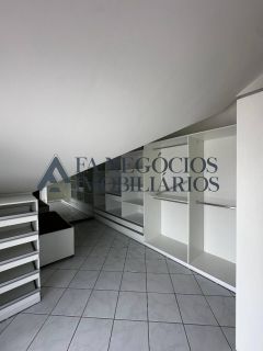 Casa a venda com 04 suítes no Catolé