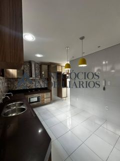 Casa a venda com 04 suítes no Catolé