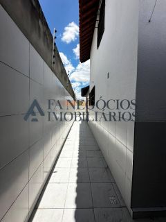 Casa a venda com 04 suítes no Catolé