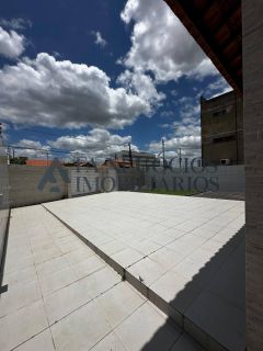 Casa a venda com 04 suítes no Catolé