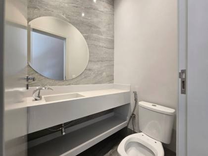 Casa Nova Térrea com 3 Suítes, Piscina  no Quinta do Lago Lac Leman