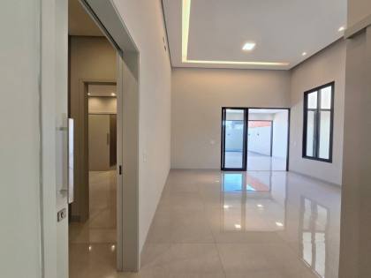 Casa Nova Térrea com 3 Suítes, Piscina  no Quinta do Lago Lac Leman