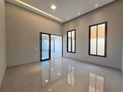 Casa Nova Térrea com 3 Suítes, Piscina  no Quinta do Lago Lac Leman