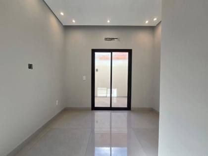 Casa Nova Térrea com 3 Suítes, Piscina  no Quinta do Lago Lac Leman