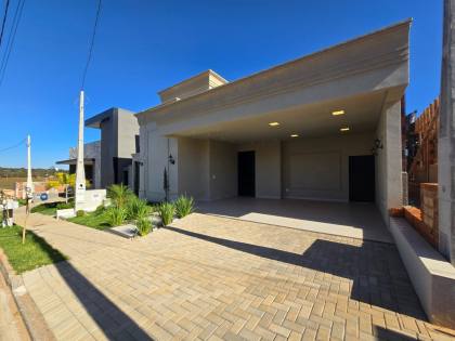 Casa Nova Térrea com 3 Suítes, Piscina  no Quinta do Lago Lac Leman