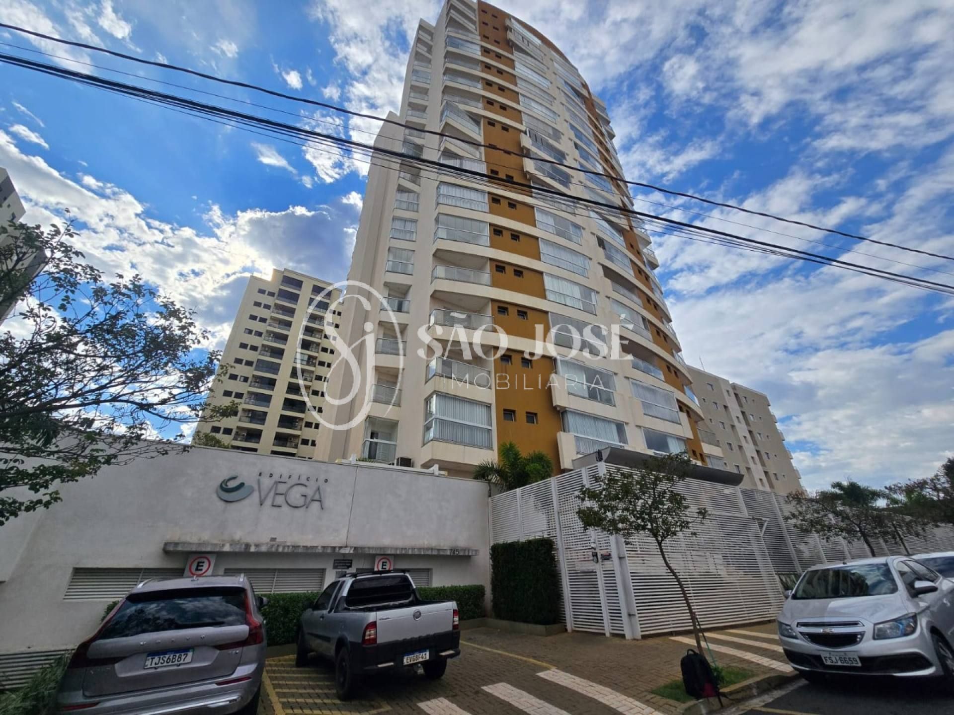 Apartamento com vista livre - edificio Vega - Proximo ao Plaza Shopping