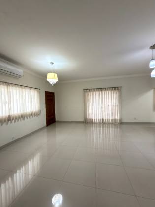 Casa à Venda no Parque Palestra – 3 Quartos com 1 Suite