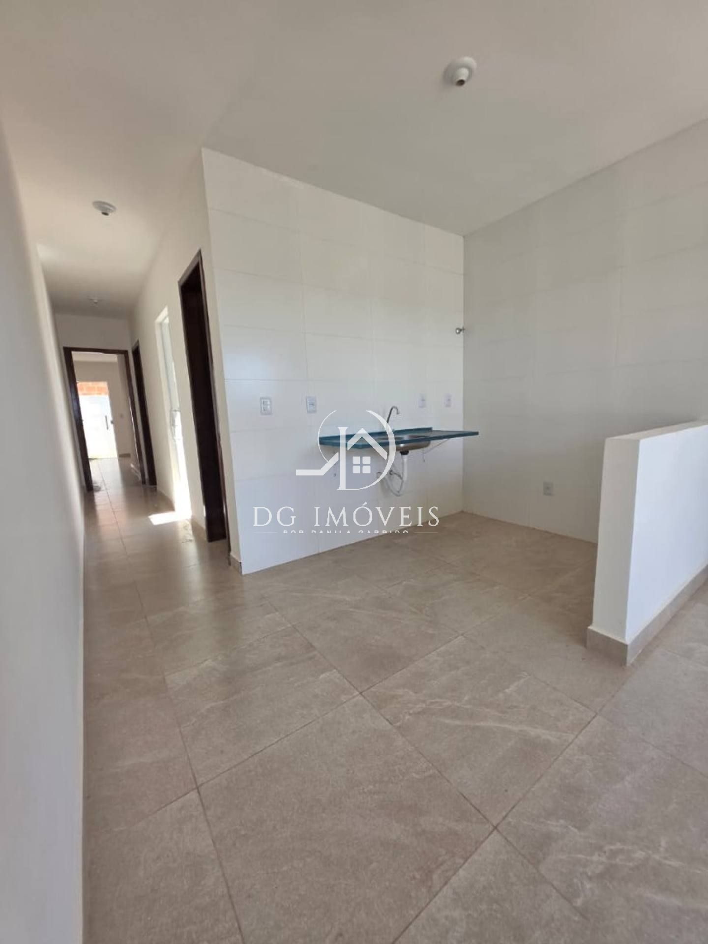 Casa com 2 dormitórios e entrada parcelada