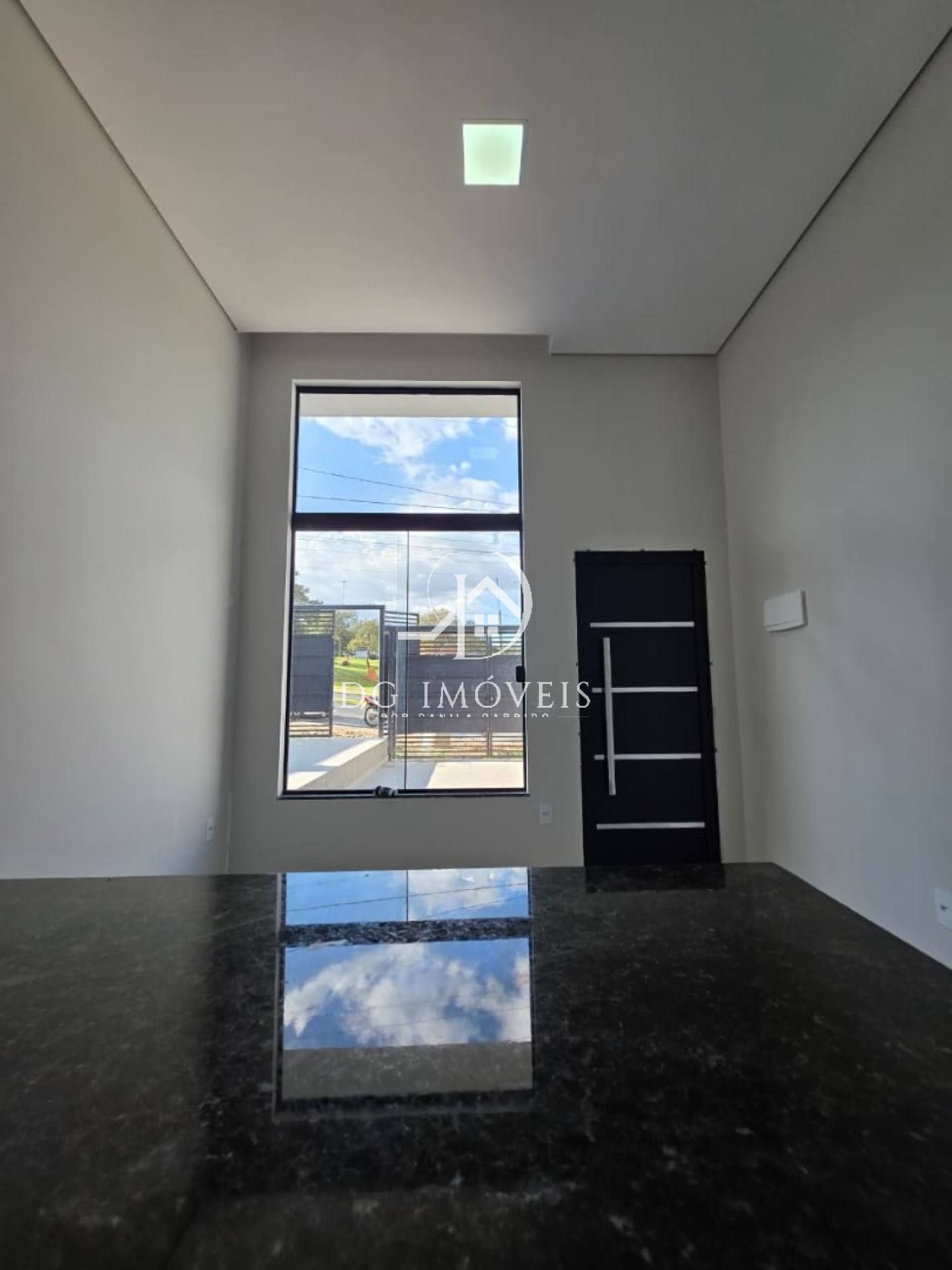 Casa de 2 dormitórios c/suíte