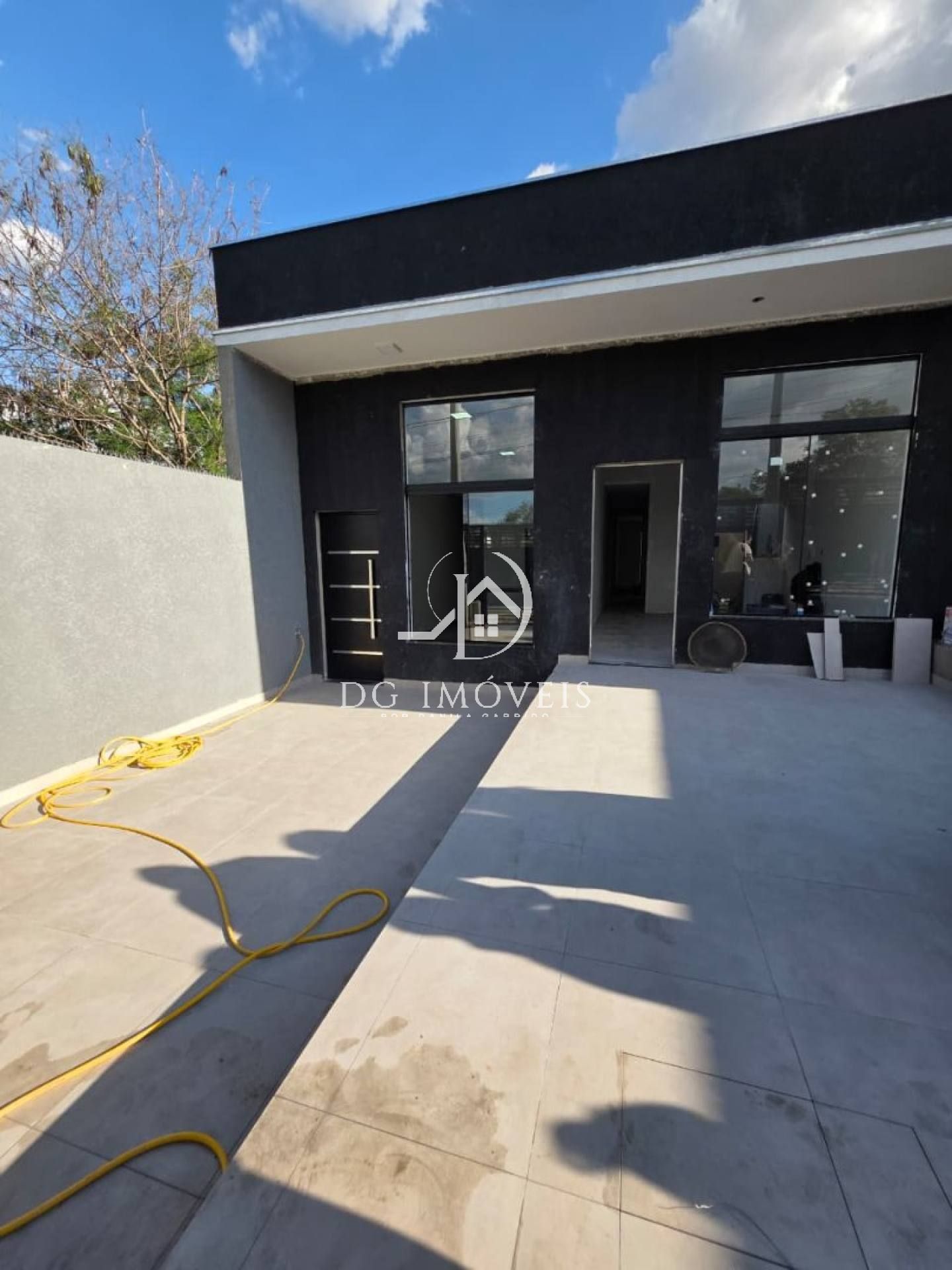 Casa de 2 dormitórios c/suíte