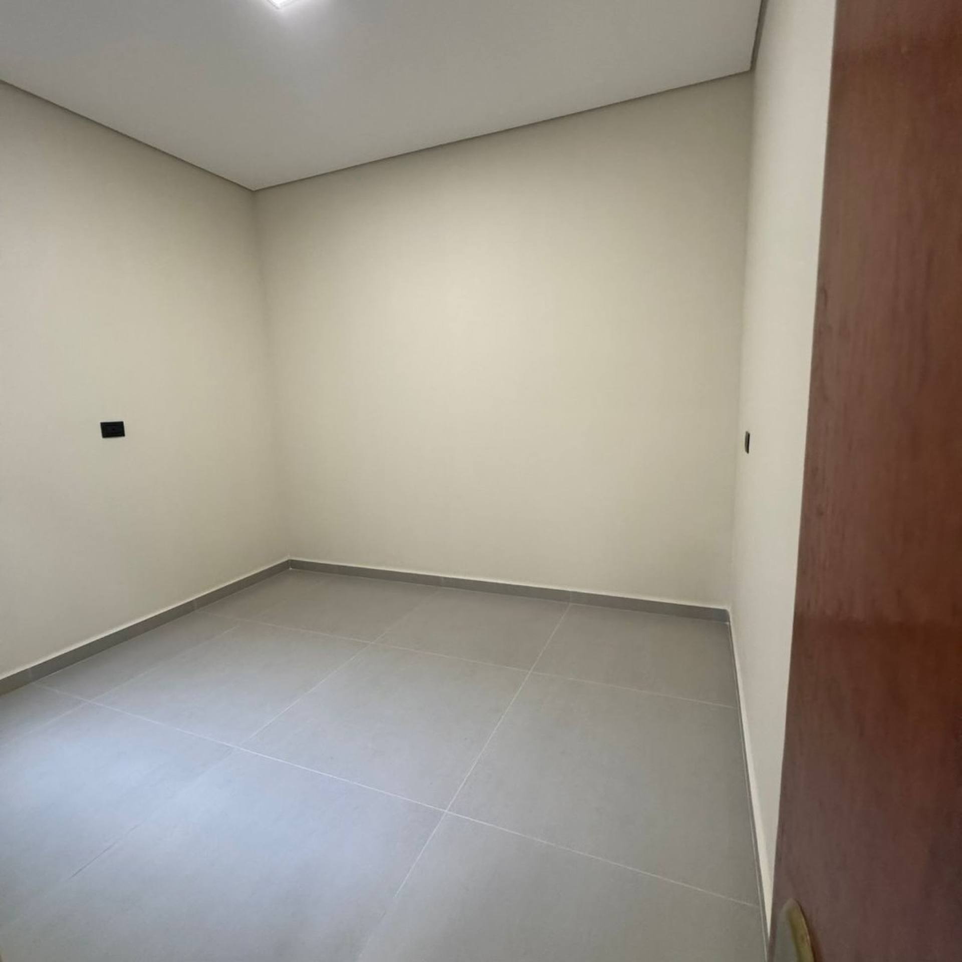 CASA NOVA 2 DORMITORIOS ZONA NORTE - SOROCABA