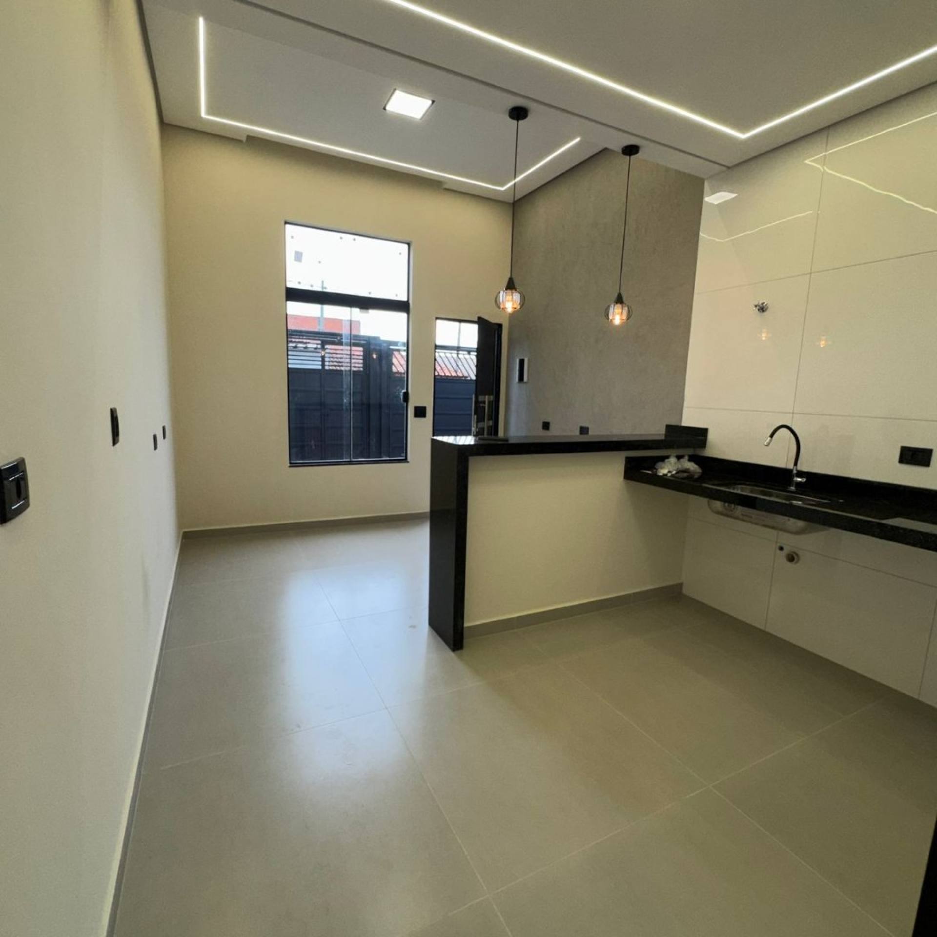 CASA NOVA 2 DORMITORIOS ZONA NORTE - SOROCABA