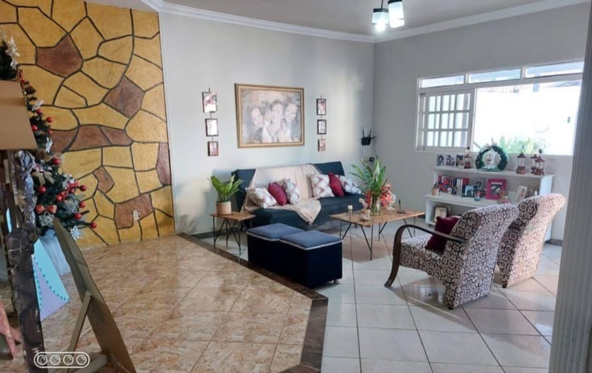 Casa com 4 quartos - Santa Lúcia