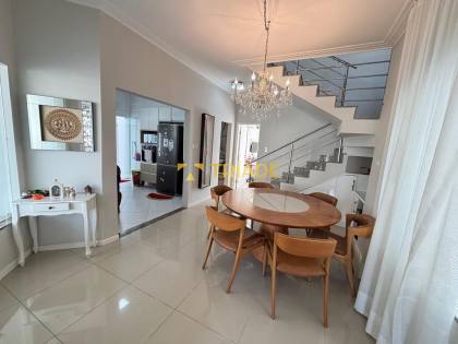 Casa Duplex em Condomínio Cidade Universitária