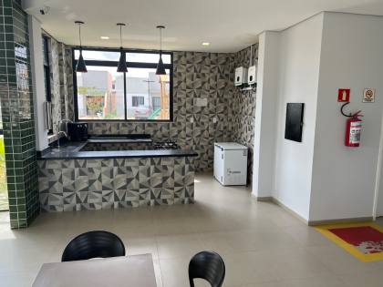 Casa nova, 2/4, de esquina com terreno excedente.